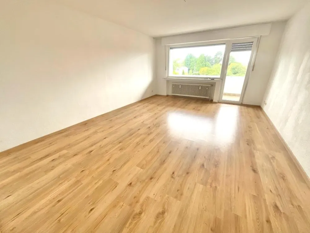 2 Monate mietfrei für große 3 Zimmerwohnung mit Balkon
