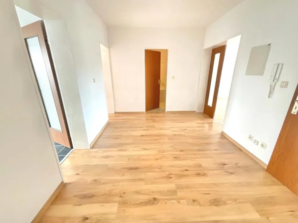2 Monate mietfrei für große 3 Zimmerwohnung mit Balkon