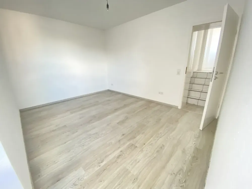 Frisch renovierte 2 Zimmerwohnung