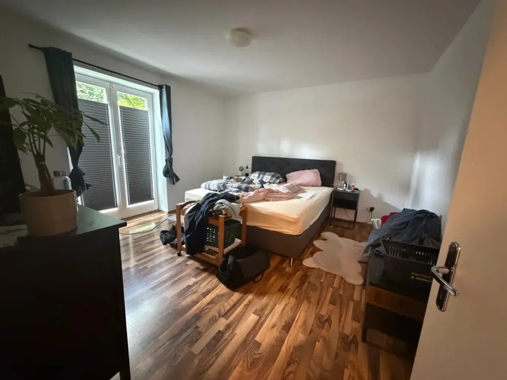 Großzügige 4-Zimmer-Erdgeschosswohnung mit Terrasse