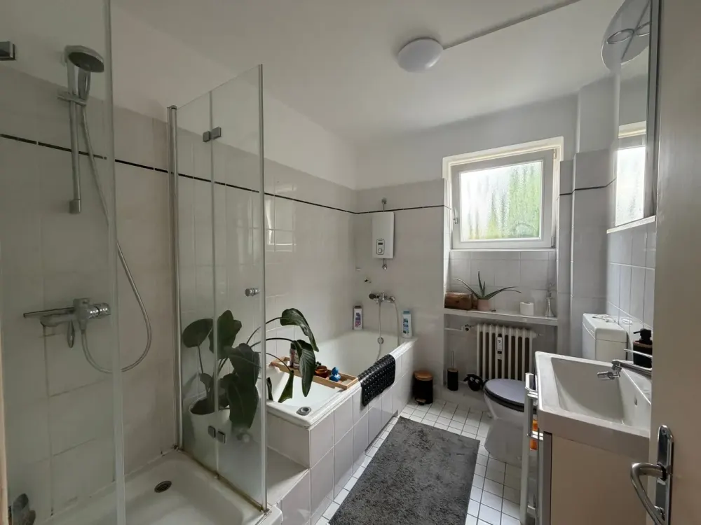 Großzügige 4-Zimmer-Erdgeschosswohnung mit Terrasse