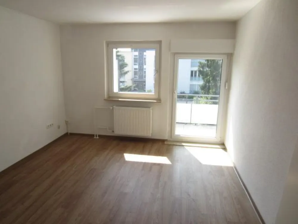 Renovierte Wohnung mit Balkon