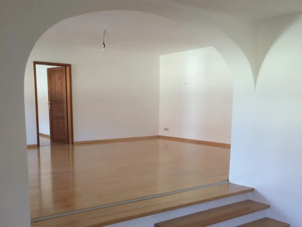 Stilvolle, geräumige und modernisierte 2-Zimmer-Wohnung mit EBK in München