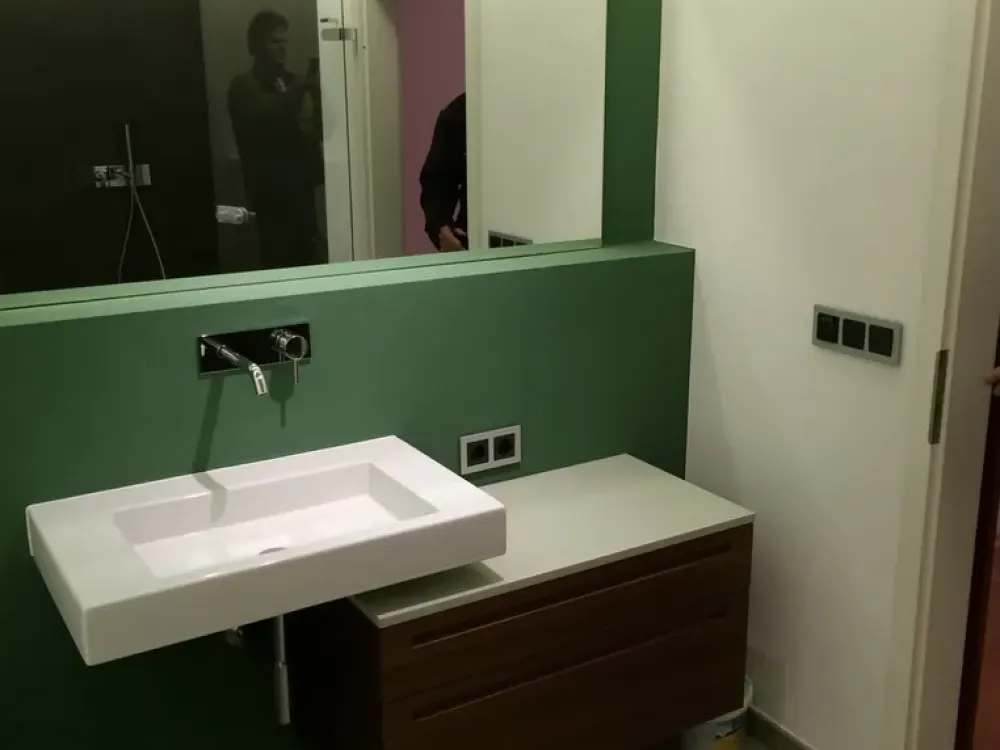 Stilvolle, geräumige und modernisierte 2-Zimmer-Wohnung mit EBK in München
