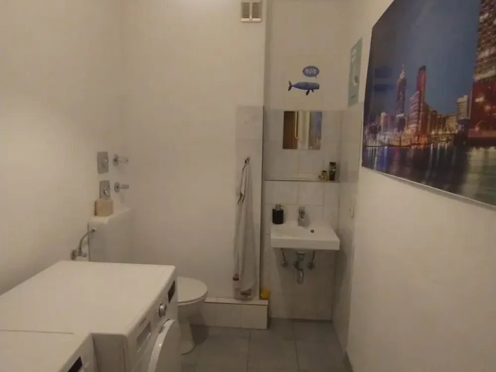 Stilvolle, geräumige und modernisierte 2-Zimmer-Wohnung mit EBK in München