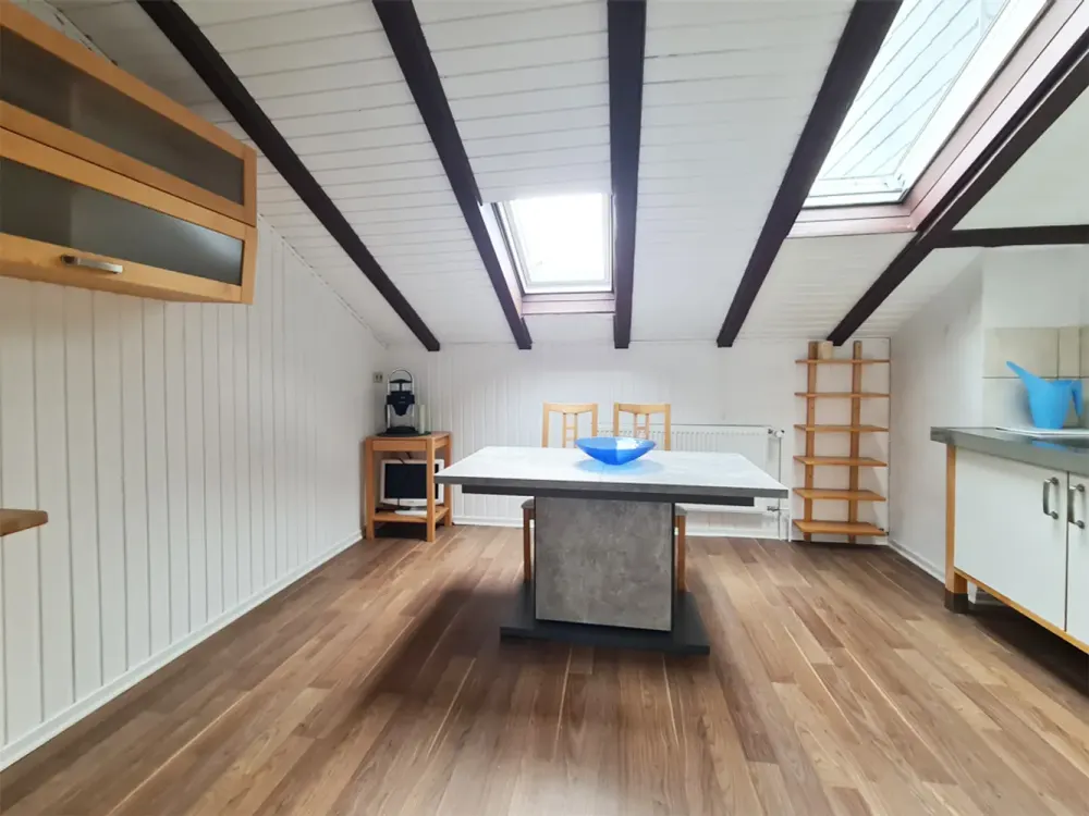 Zwei Zimmer-Wohung • Gartenbenutzung • Stellplatz • ruhige Lage