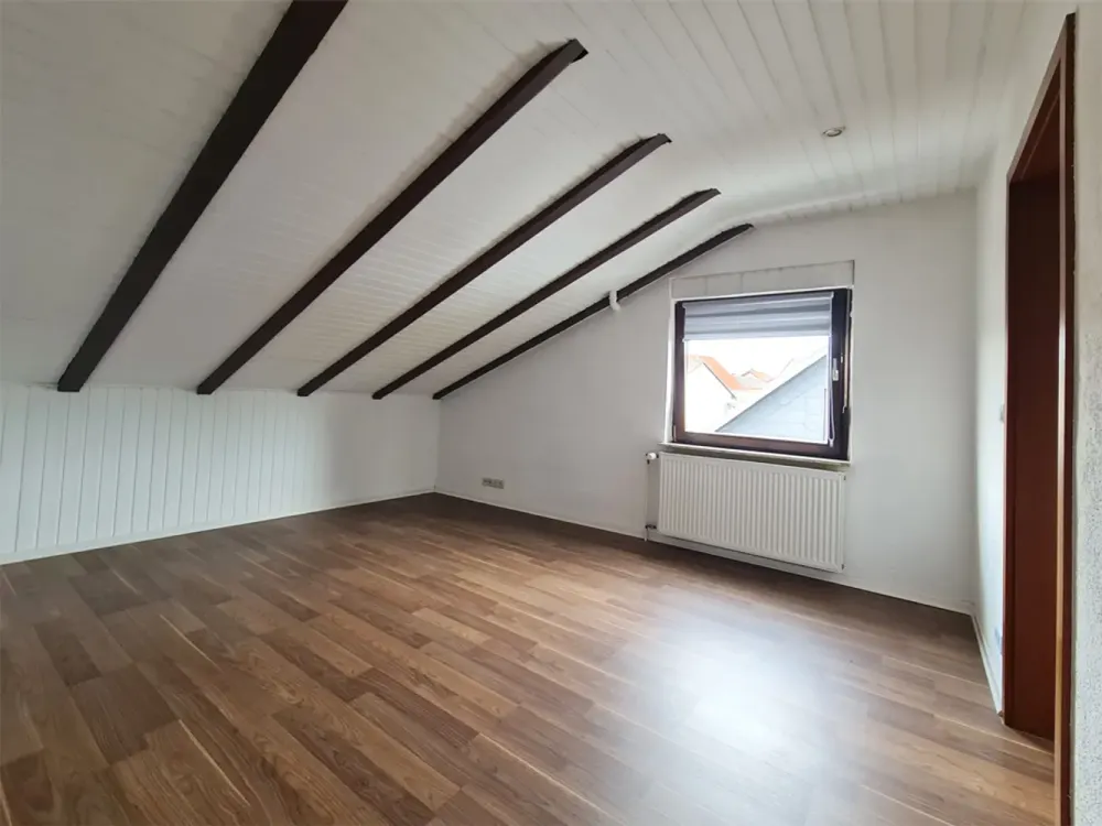 Zwei Zimmer-Wohung • Gartenbenutzung • Stellplatz • ruhige Lage