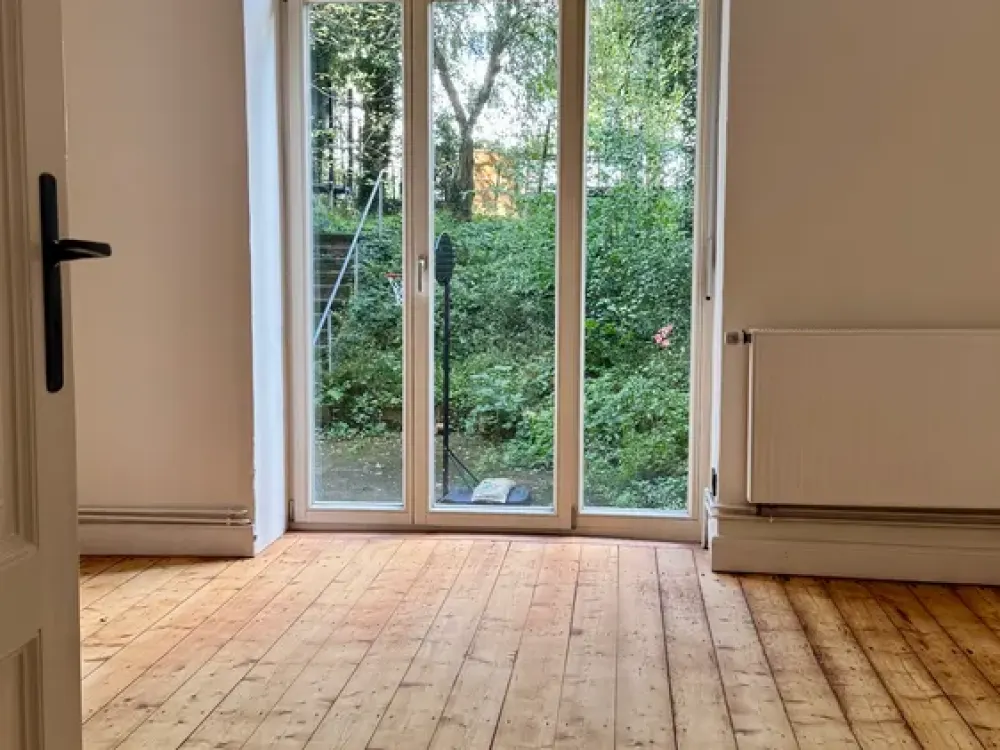 traumhaft Wohnen im vorderen Westen / Altbau / Terrasse / Garten / Kaminofen / EBK / Gäste WC