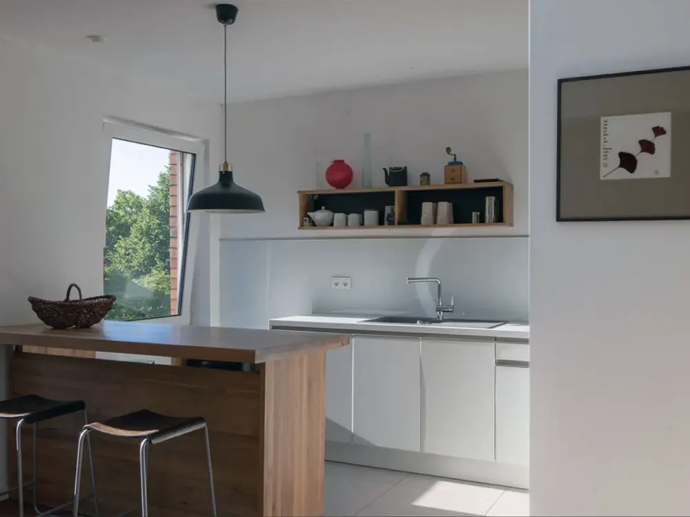 Möbliert | Zentral in Eimsbüttel | Ruhig & lichtdurchflutet mit perfekter Anbindung (ab 01.10.2026)