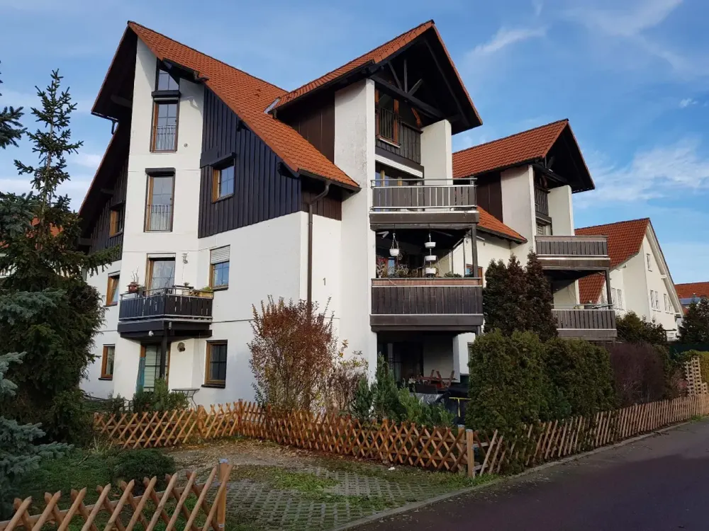 Idyllisch wohnen in Ermlitz, mit zwei Balkonen und viel Grün