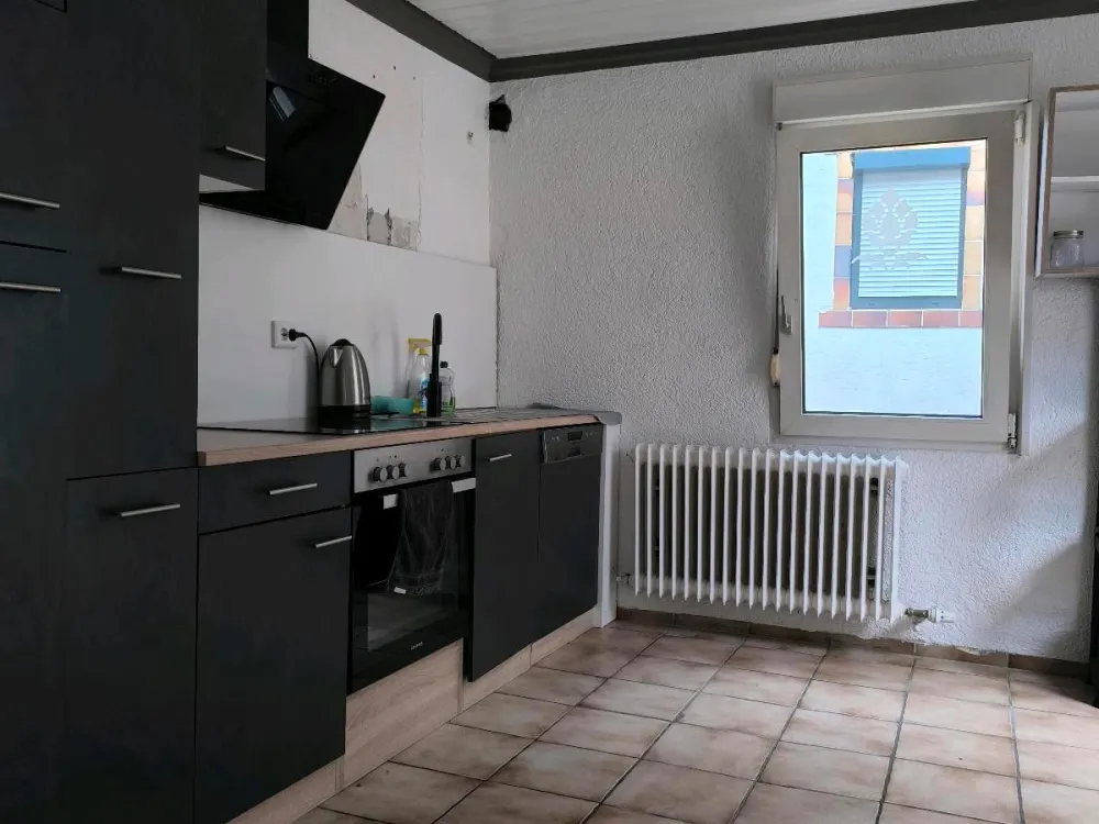 2-Zimmer-Altbauwohnung mit Terrasse & Stellplatz zum 1.10