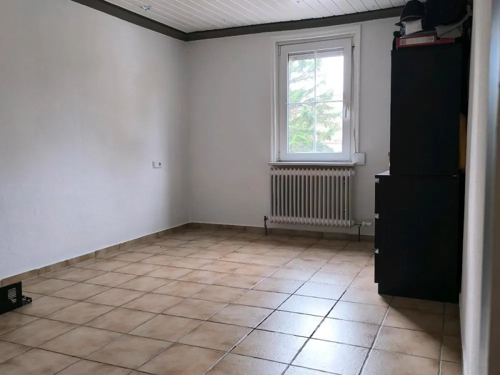 2-Zimmer-Altbauwohnung mit Terrasse & Stellplatz zum 1.10