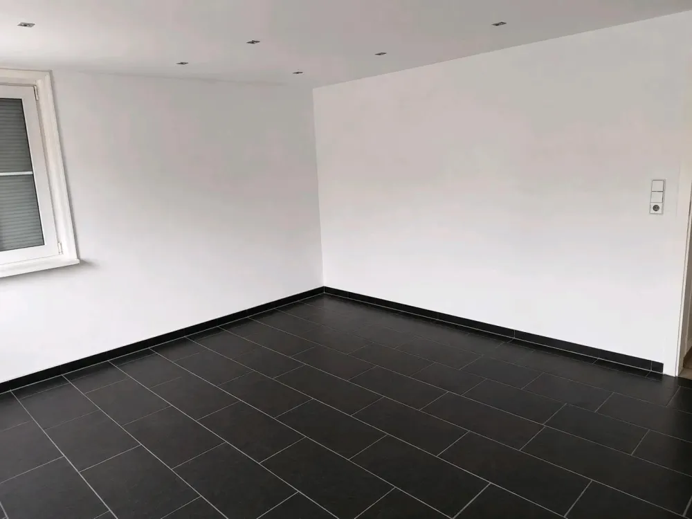 2-Zimmer-Altbauwohnung mit Terrasse & Stellplatz zum 1.10