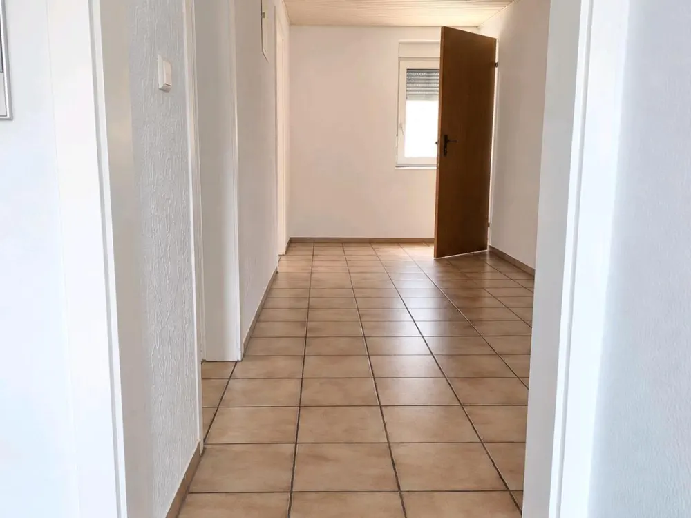 2-Zimmer-Altbauwohnung mit Terrasse & Stellplatz zum 1.10