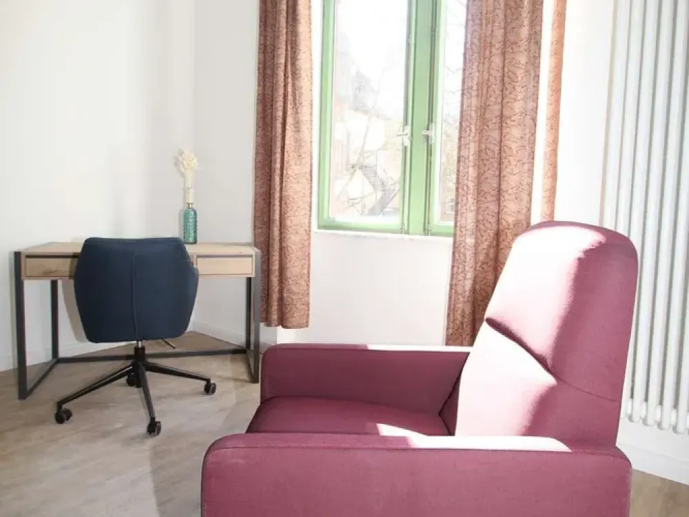 WG-Apartment mit eigenem Bad !!! Wohnen mitten im Leben, fußläufig zum Main