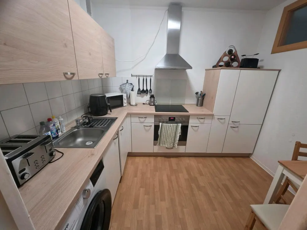 Nachmieter für möblierte 2 Zimmer Wohnung mit Balkon gesucht