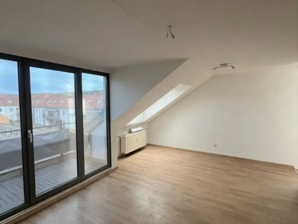 Bright 4-Room Apartment with Two Balconies in Sulzbach/Saar