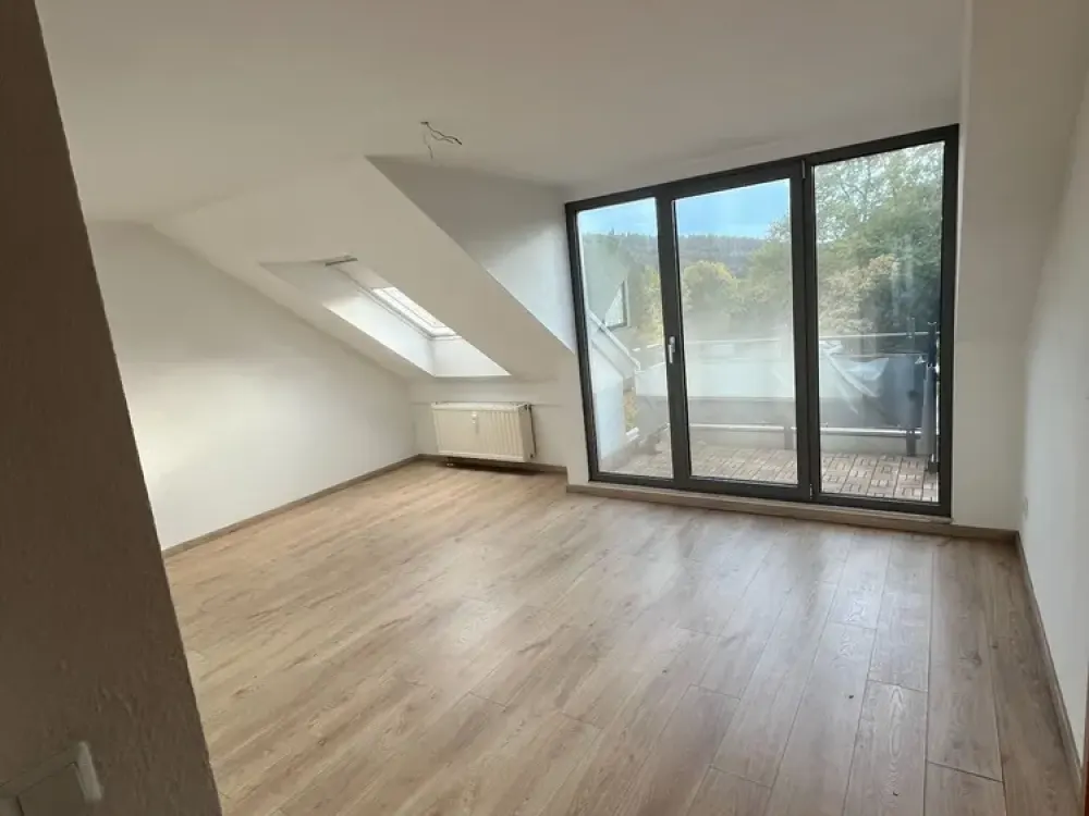 Bright 4-Room Apartment with Two Balconies in Sulzbach/Saar