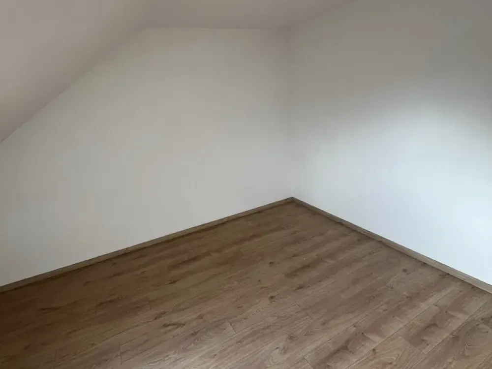 Bright 4-Room Apartment with Two Balconies in Sulzbach/Saar