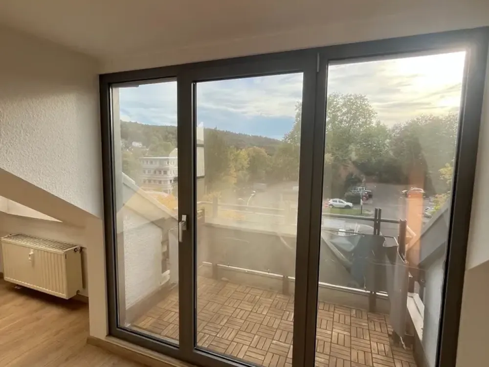 Bright 4-Room Apartment with Two Balconies in Sulzbach/Saar