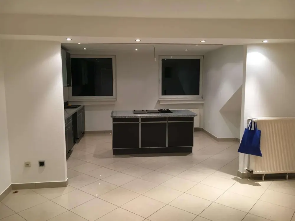 Charmante 3-Zimmer-Dachgeschosswohnung mit Einbauküche, Klimaanlage und Stellplatz in Waltrop.