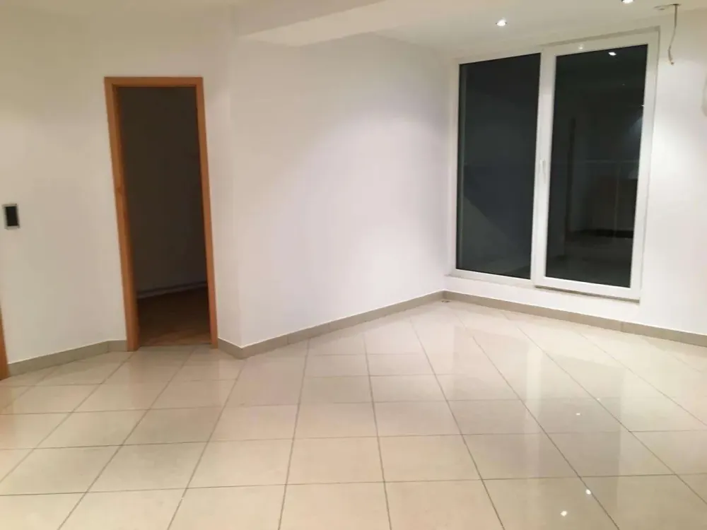 Charmante 3-Zimmer-Dachgeschosswohnung mit Einbauküche, Klimaanlage und Stellplatz in Waltrop.