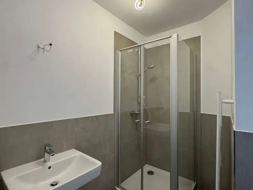 Sanierte 2-Zi. Altbau-Wohnung mit Balkon in Filngern