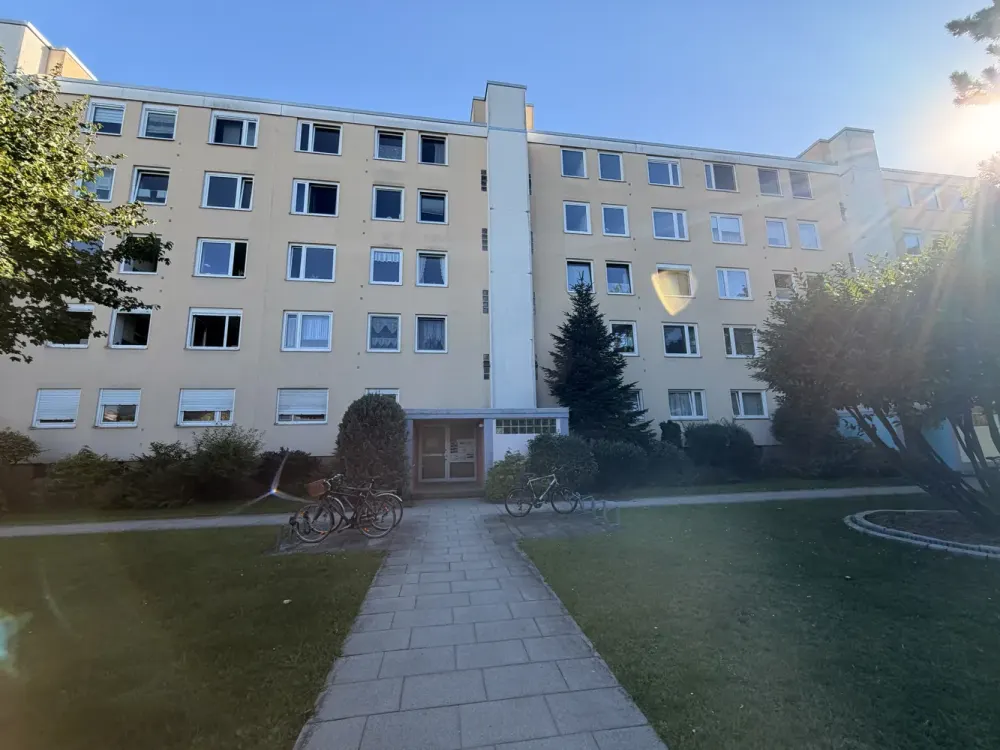 Frisch renovierte 3-Zimmer-Wohnung mit Fernblick in Nürnberg-Ziegelstein
