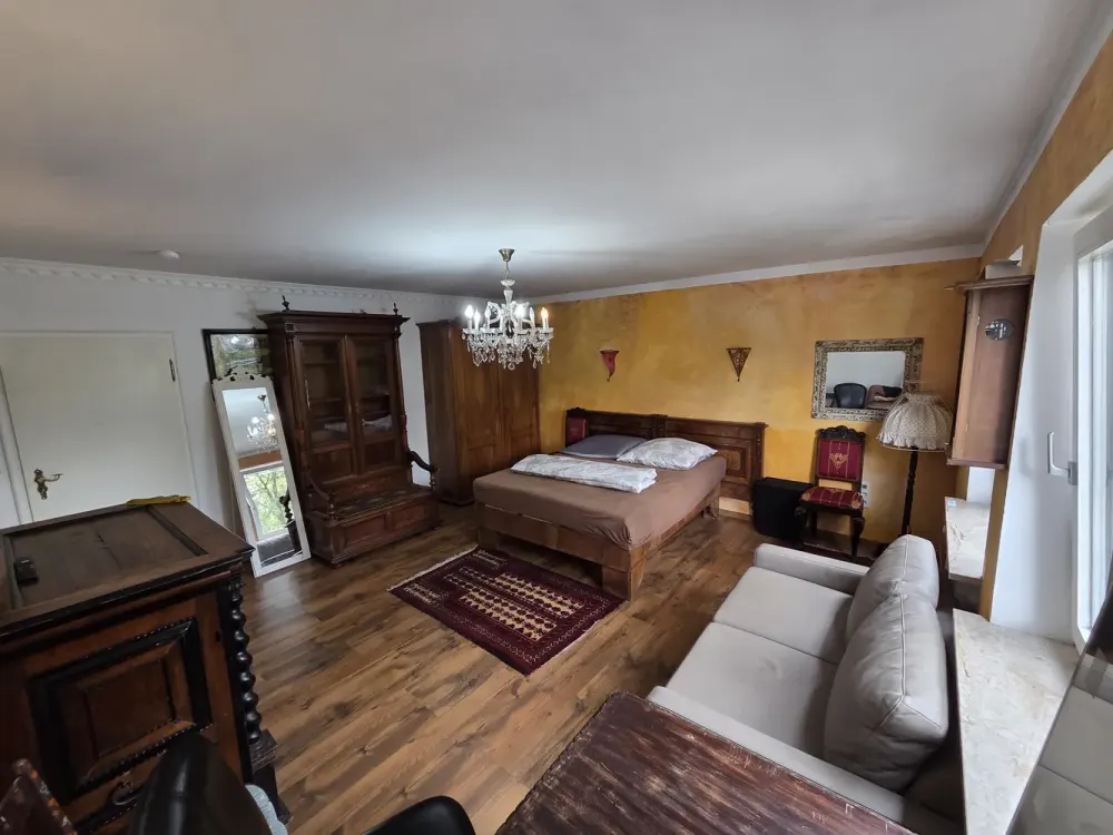 1 WG Zimmer 30qm in einer 3 Zimmer Wohnung zu vermieten 950
