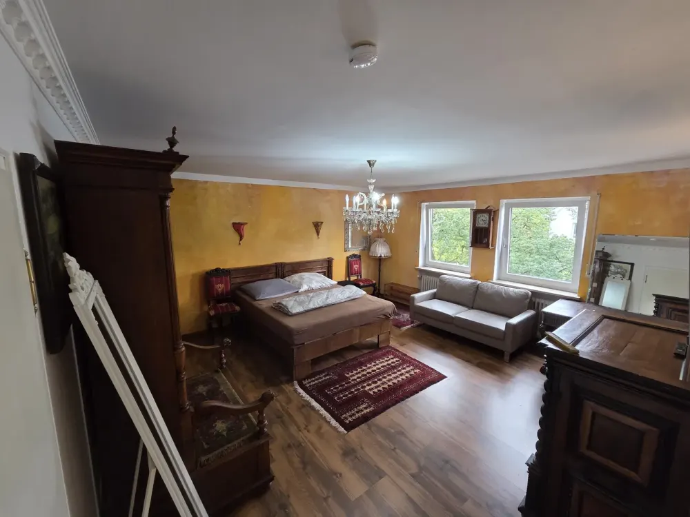 1 WG Zimmer 30qm in einer 3 Zimmer Wohnung zu vermieten 950