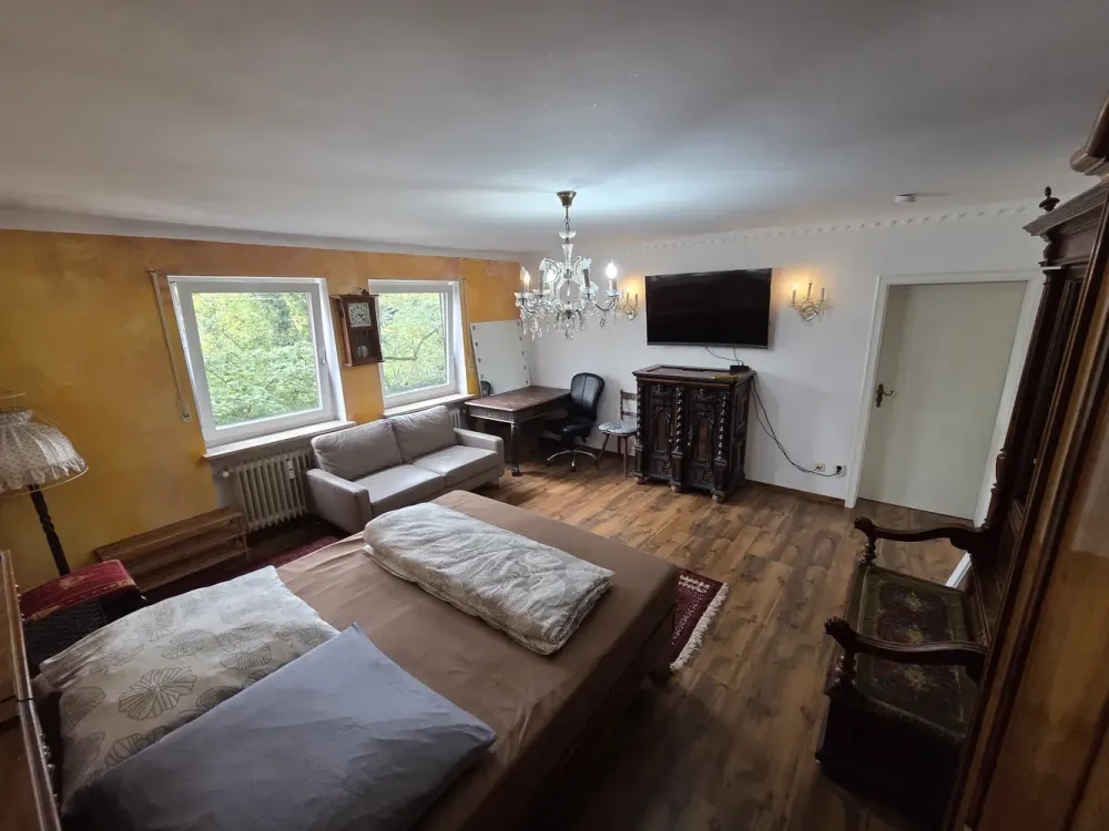 1 WG Zimmer 30qm in einer 3 Zimmer Wohnung zu vermieten 950
