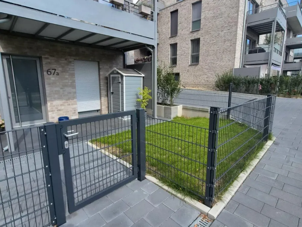 Neubau Souterrain Wohnung mit eig. Eingang und Garten