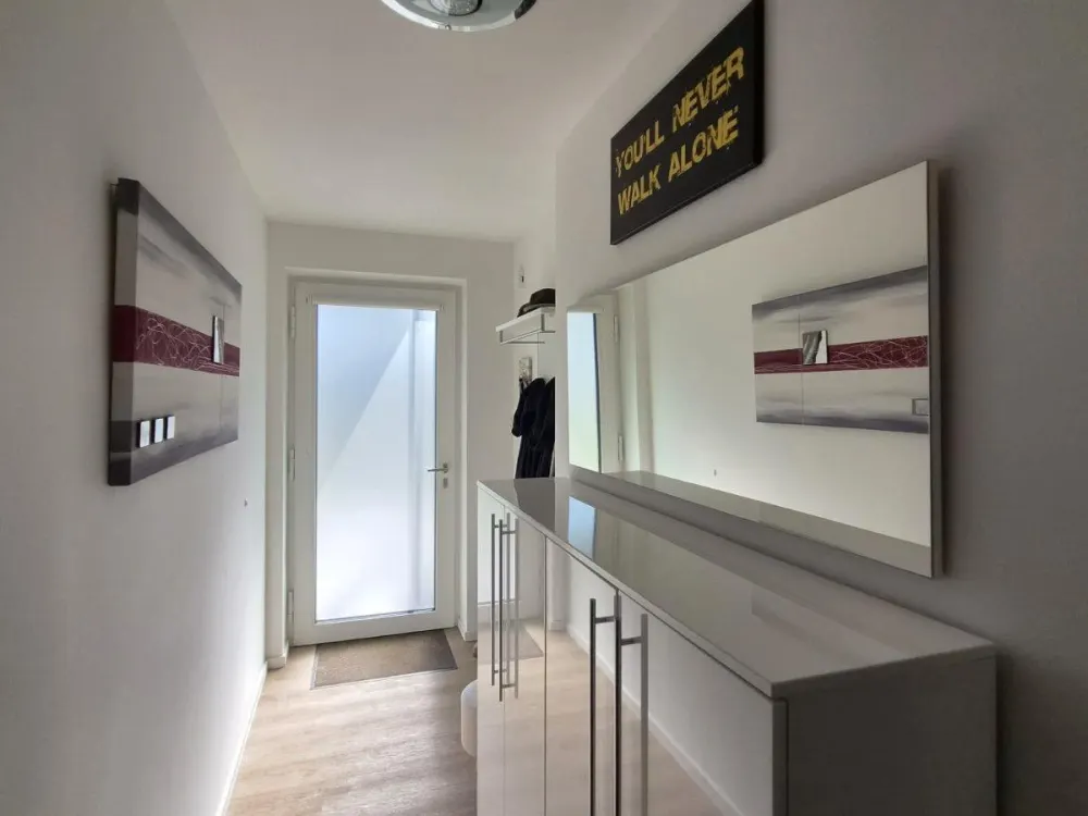 Neubau Souterrain Wohnung mit eig. Eingang und Garten