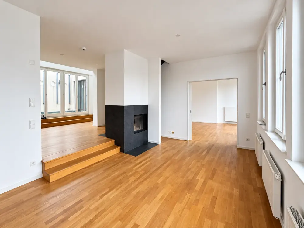 Exklusives Maisonette-Penthouse mit Dachterrasse, Kamin & hochwertiger Ausstattung
