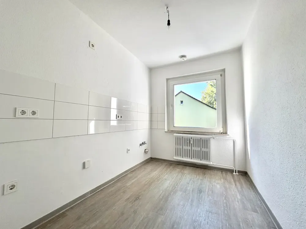Cozy 2-Room Apartment: Ready for Immediate Occupancy