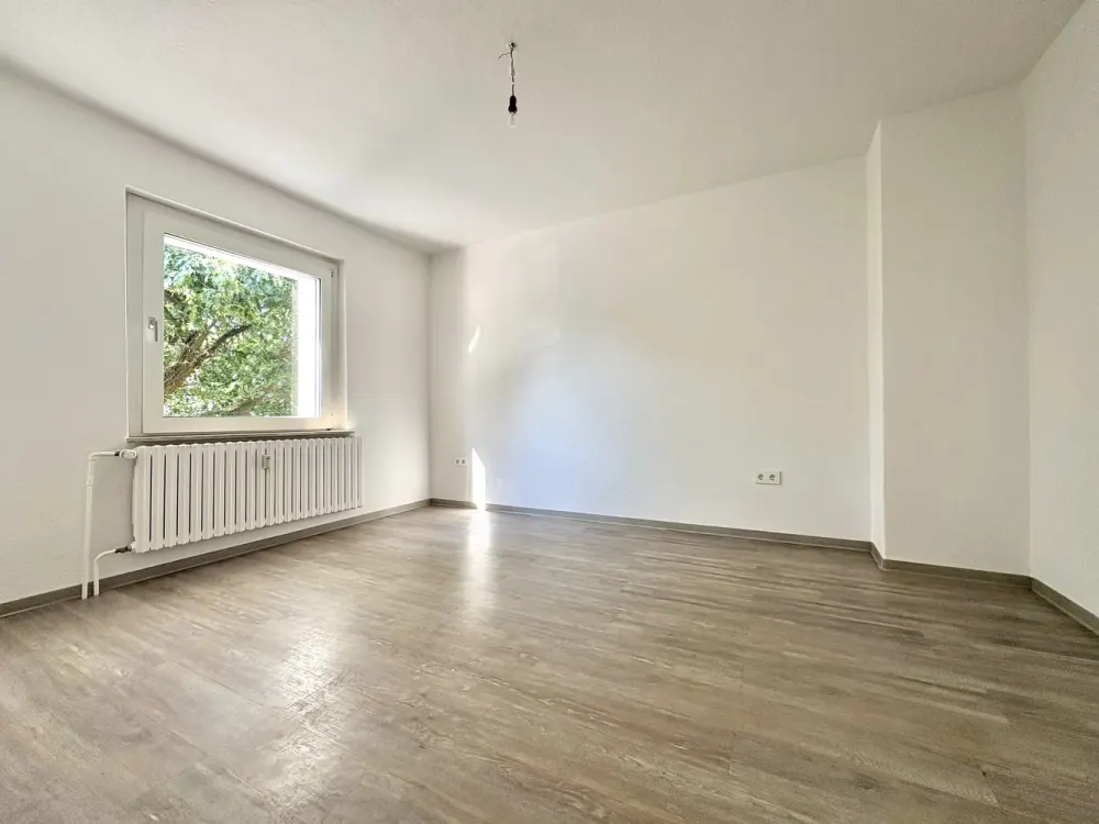 Cozy 2-Room Apartment: Ready for Immediate Occupancy