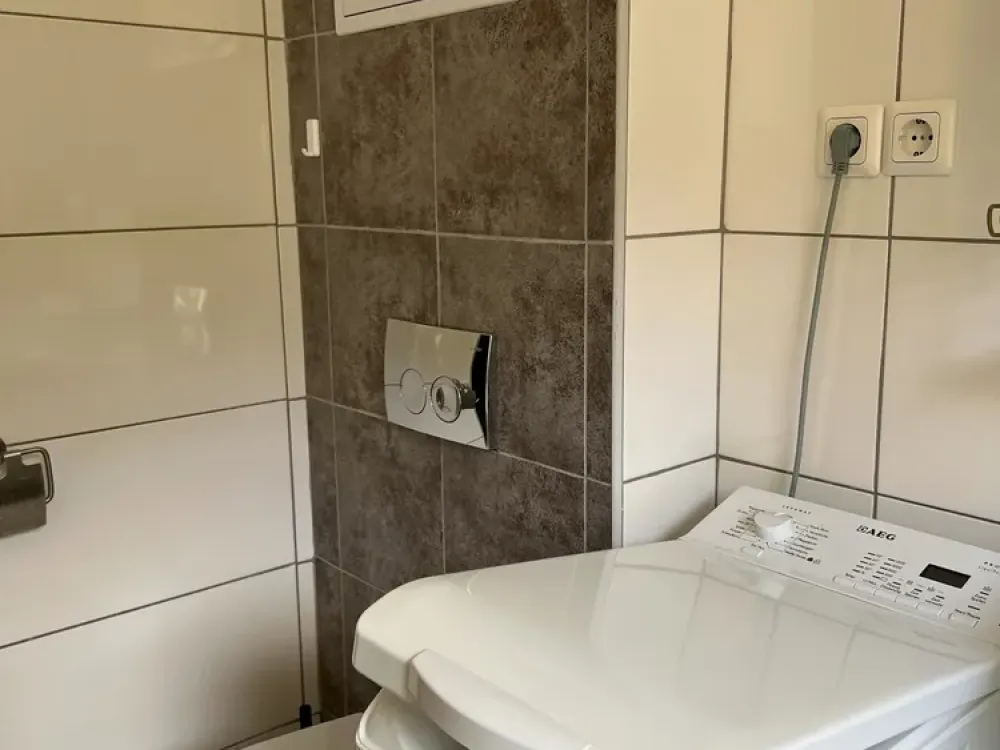 Exklusive, renovierte, volleingerichtete 1.5-Zimmer-Wohnung ++Balkon