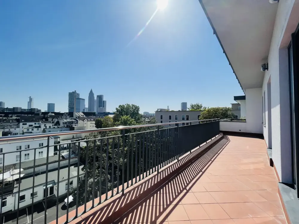 NEU*Skylineblick*Moderne 3-Zimmer Wohnung* EBK*G-WC*Balkon*Skylineblick*Lift*Toplage