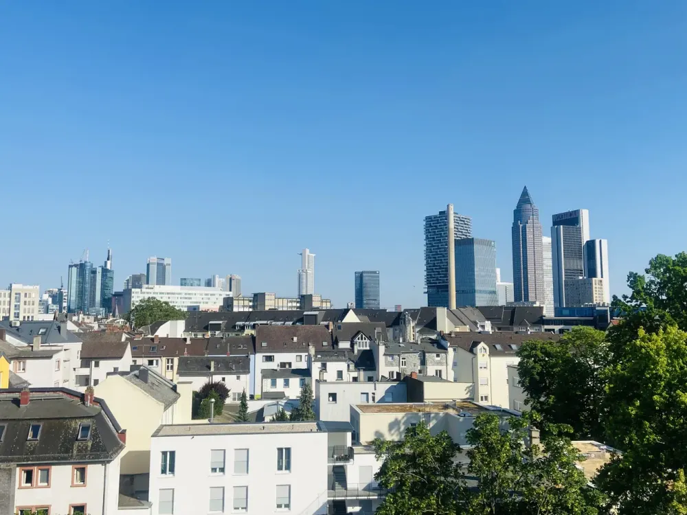 NEU*Skylineblick*Moderne 3-Zimmer Wohnung* EBK*G-WC*Balkon*Skylineblick*Lift*Toplage