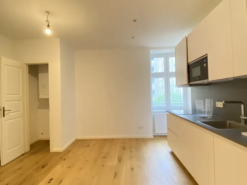 Großzügige 1 Zimmerwohnung mit Einbauküche