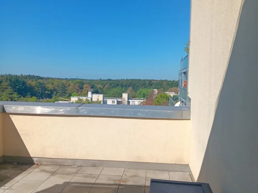 Großzügige 4-Zimmer Maisonette-Wohnung mit Dachterrasse