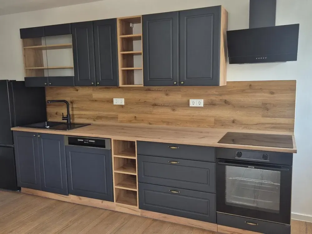 2-Room Apartment with New High-Quality Fitted Kitchen - First Occupancy After Complete Renovation in Saarlouis-Center