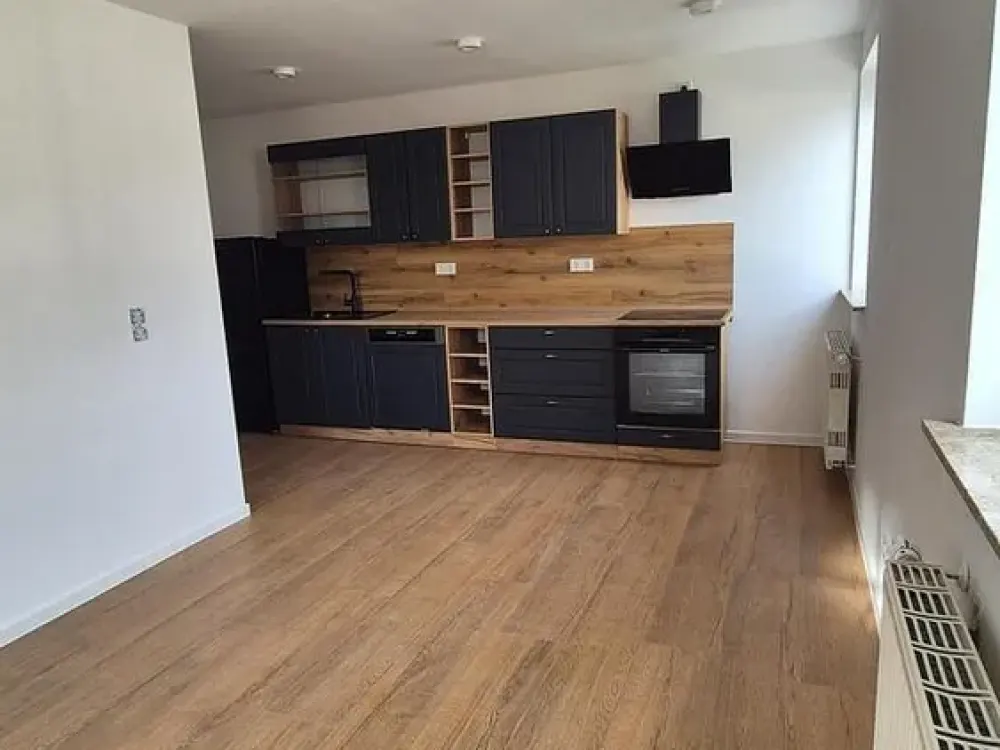 2-Room Apartment with New High-Quality Fitted Kitchen - First Occupancy After Complete Renovation in Saarlouis-Center