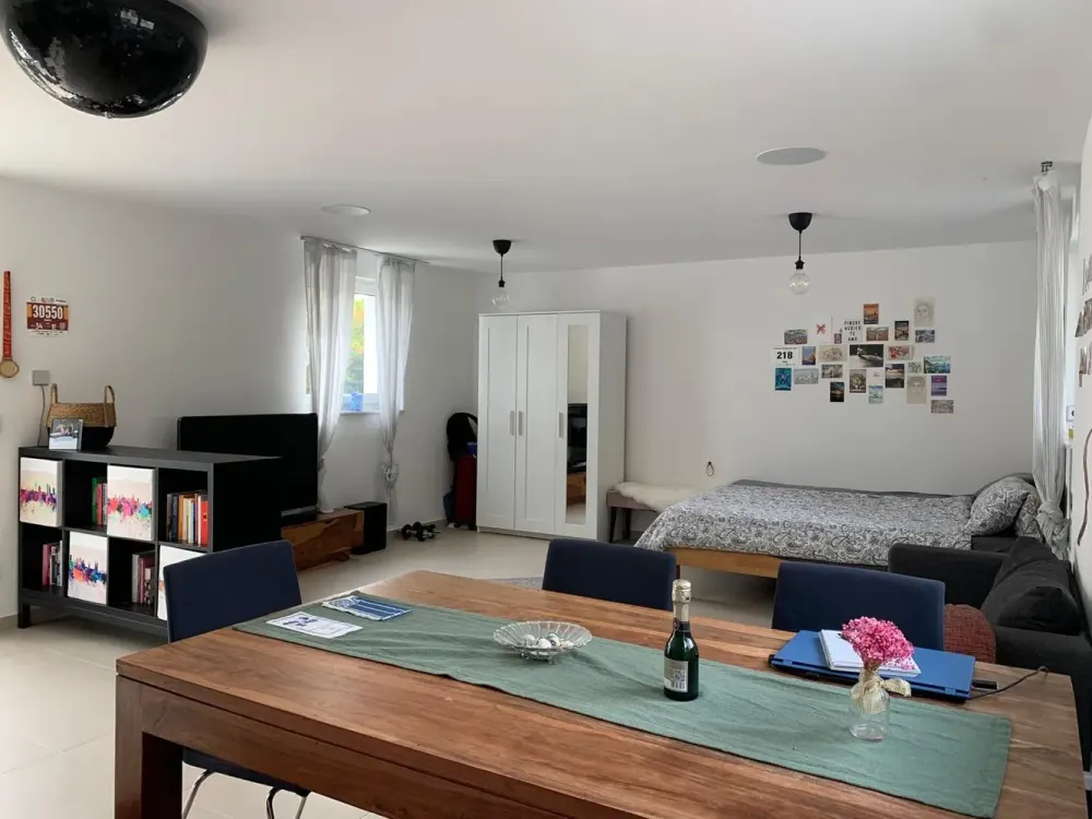 Moderne hochwertige Wohnung mit schöner Terrasse