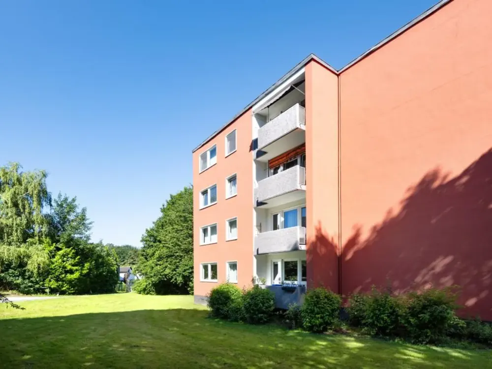 Renoviert. Bezugsfertig. Ihr Zuhause. / Renovated. Move-in ready. Your new home.
