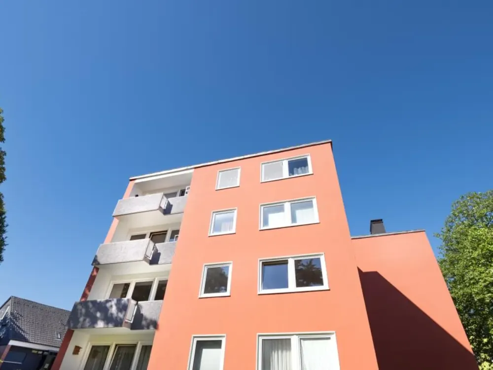 Renoviert. Bezugsfertig. Ihr Zuhause. / Renovated. Move-in ready. Your new home.