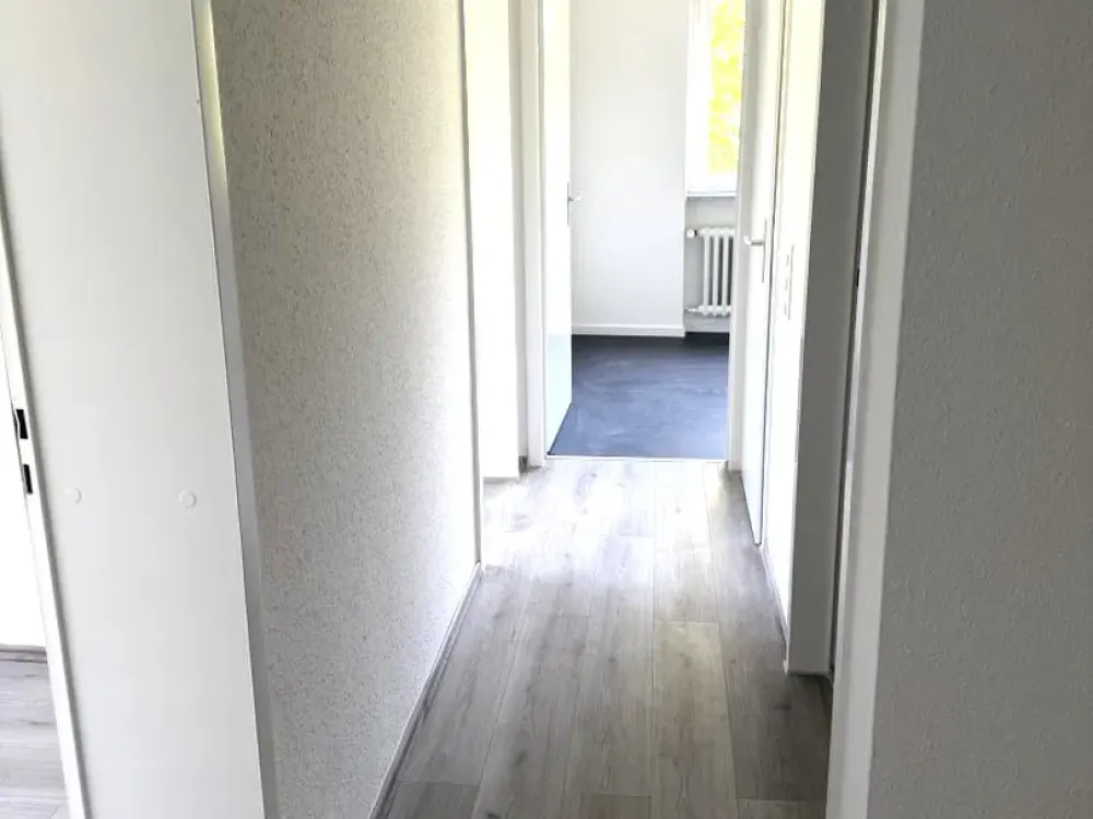 Renoviert. Bezugsfertig. Ihr Zuhause. / Renovated. Move-in ready. Your new home.