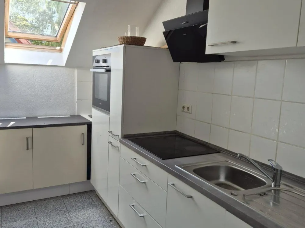 3-Zimmer-Dachgeschosswohnung mit Einbauküche
