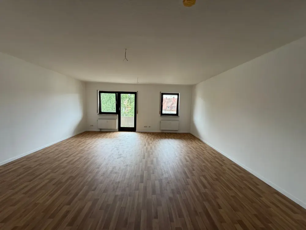 Spacious Studio Apartment Near the City Park with Balcony