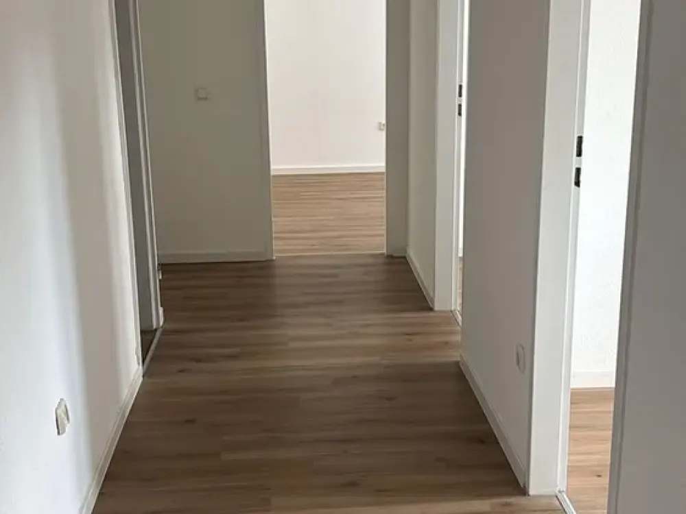 3 Zimmer Etagenwohnung mit Balkon, Keller und optionaler Garage